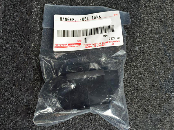 トヨタ 純正 フューエル キャップ ハンガー ガソリン フタ 蓋 流用 可 RX8 rx-8 rx8 ハスラー RX-8 検 ホイール マフラー ナビ ドア 後期拍卖