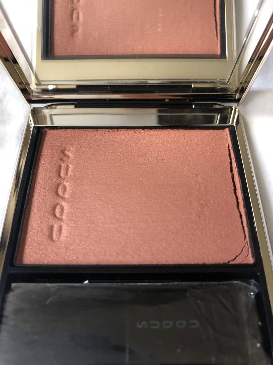 廃盤 1回使用 澄色 SUQQU スック メルティング パウダー ブラッシュ 04 チーク シェーディング プレスト フェイス拍卖