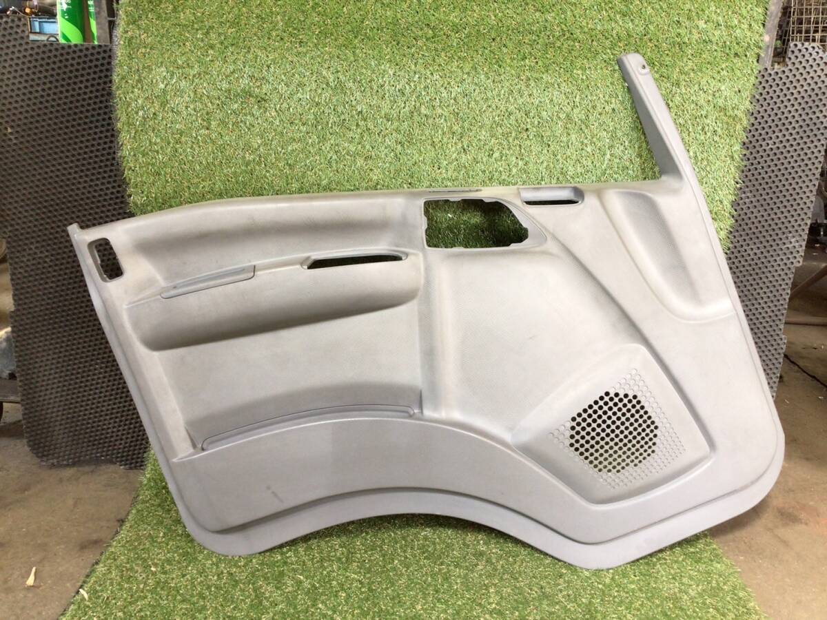 NPR85 エルフ ワイド ハイルーフ用 助手席側 ドア 内張り 色褪せ汚れあり B 25327 ④ 即日発送可 いすゞ 220s拍卖