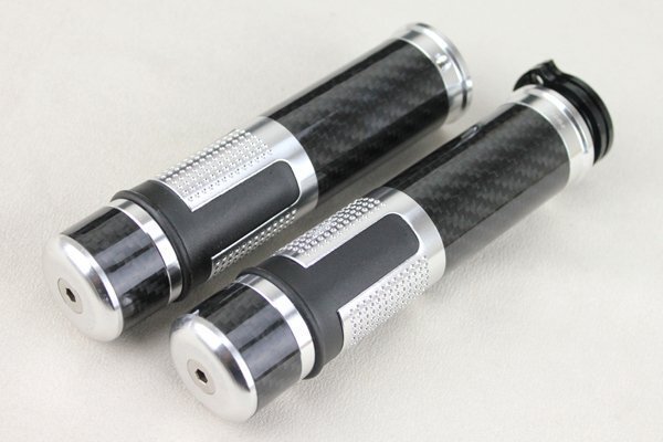 送料格安 カーボン/アルミ/ラバーグリップ左右セット黒/銀 国産22.2mmハンドル用rizomaタイプ カーボングリップ アルミグリップ拍卖