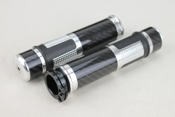送料格安 汎用22.2mmハンドル カーボン/アルミ/ラバーグリップ左右セット黒/銀 rizomaタイプ カーボングリップ アルミグリップ拍卖