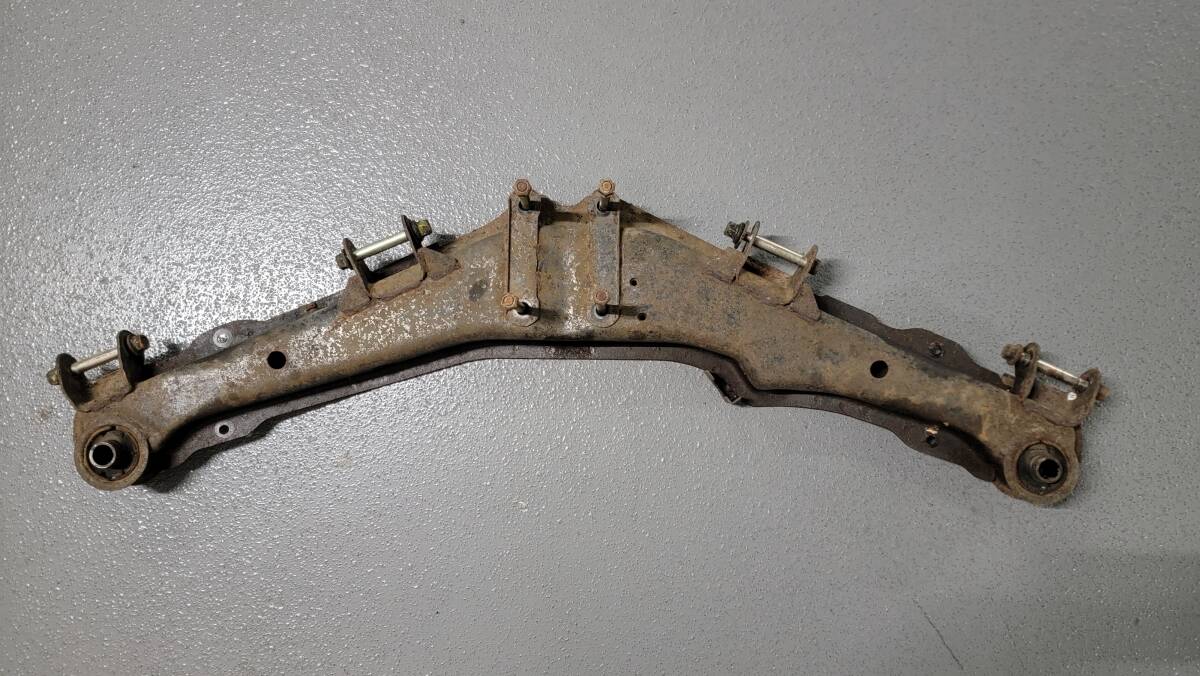 日産 スカイラインRS DR30 1982年式 純正リア サスペンションメンバー拍卖