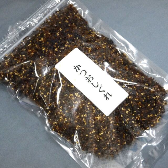 かつおしぐれ(お買い得300g)おむすび具材に人気の逸品 おかかご飯や、おかかおにぎりに! おかか かつお佃煮 かつお田麩 送料込拍卖