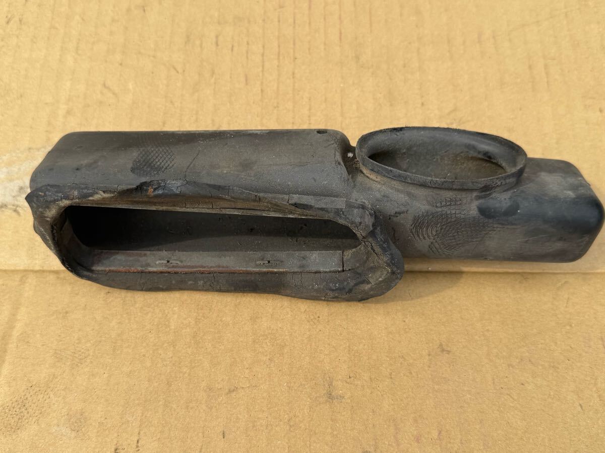 スバル360 フードパネルに付くエアークリナー吸入ダクト拍卖