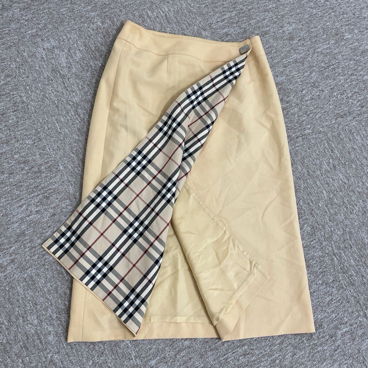 【134】BURBERRY バーバリーロンドン 巻きスカート ラップスカート 裏地 ノバチェック サイズ42 Lサイズ ベージュ スカート拍卖