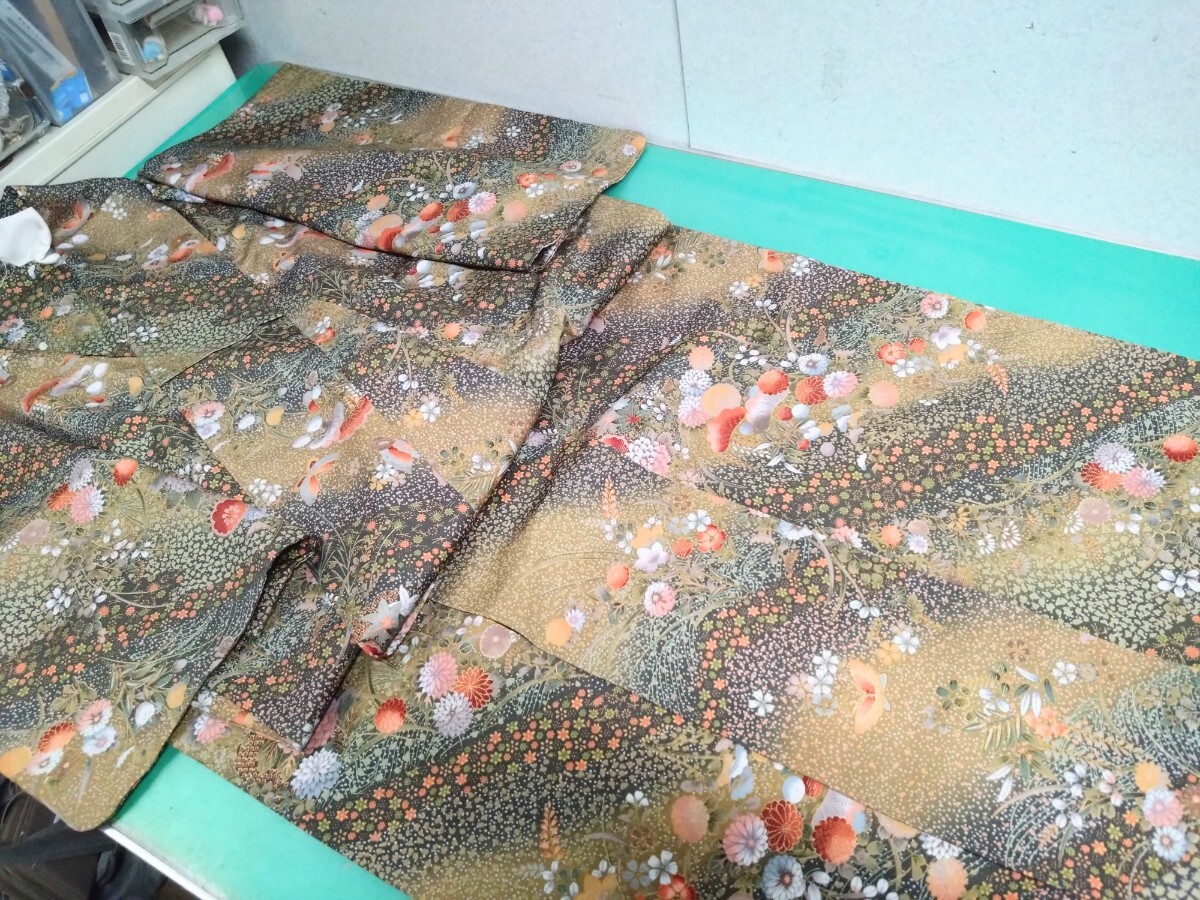 ● 21 高級 着物 華やか柄 暈し 蝶々 橘 菊 桔梗 椛 撫子 金彩 くすみカラー 華やか 小紋 美品 ③拍卖