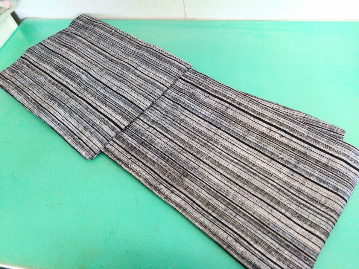 ● 106 綿? ウール? 紬? 着物 縦縞 暈し 粋 な グレー系 差し色 ブルー系 中古 ③拍卖