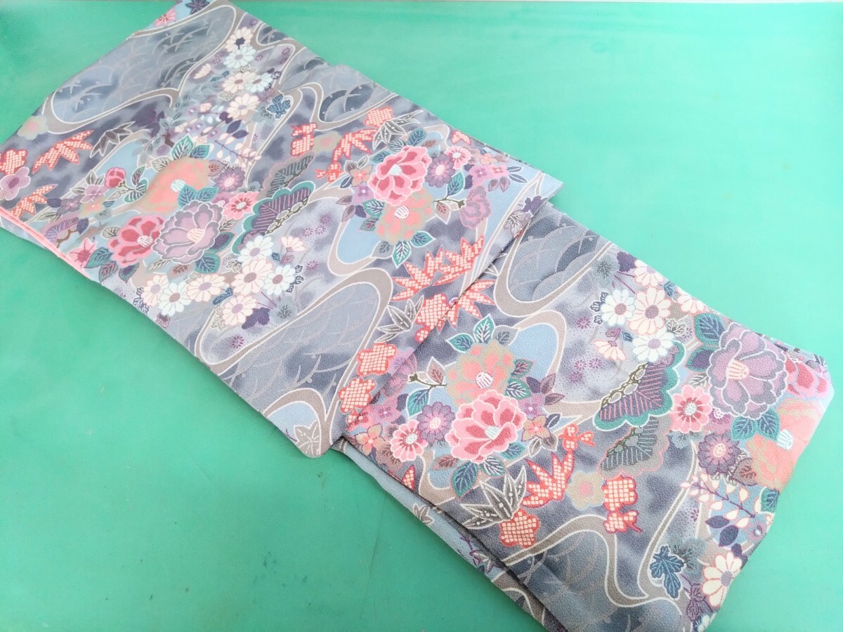 ●115 華やか 小紋 縮緬 牡丹 菊 松 竹 梅 古典 模様 カラフル 可愛い 粋 楽しい お茶目 素敵 柄 着物 縁起物 美品 ③拍卖