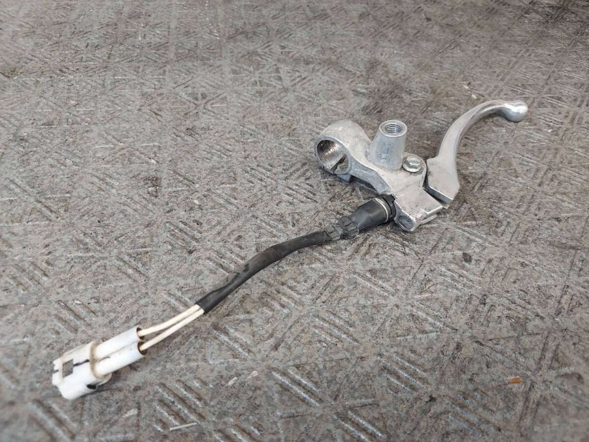 スズキ アドレス125 DT11A-106~ レバーホルダー 左 ブレーキレバー 4サイクル 純正 部品 パーツ拍卖