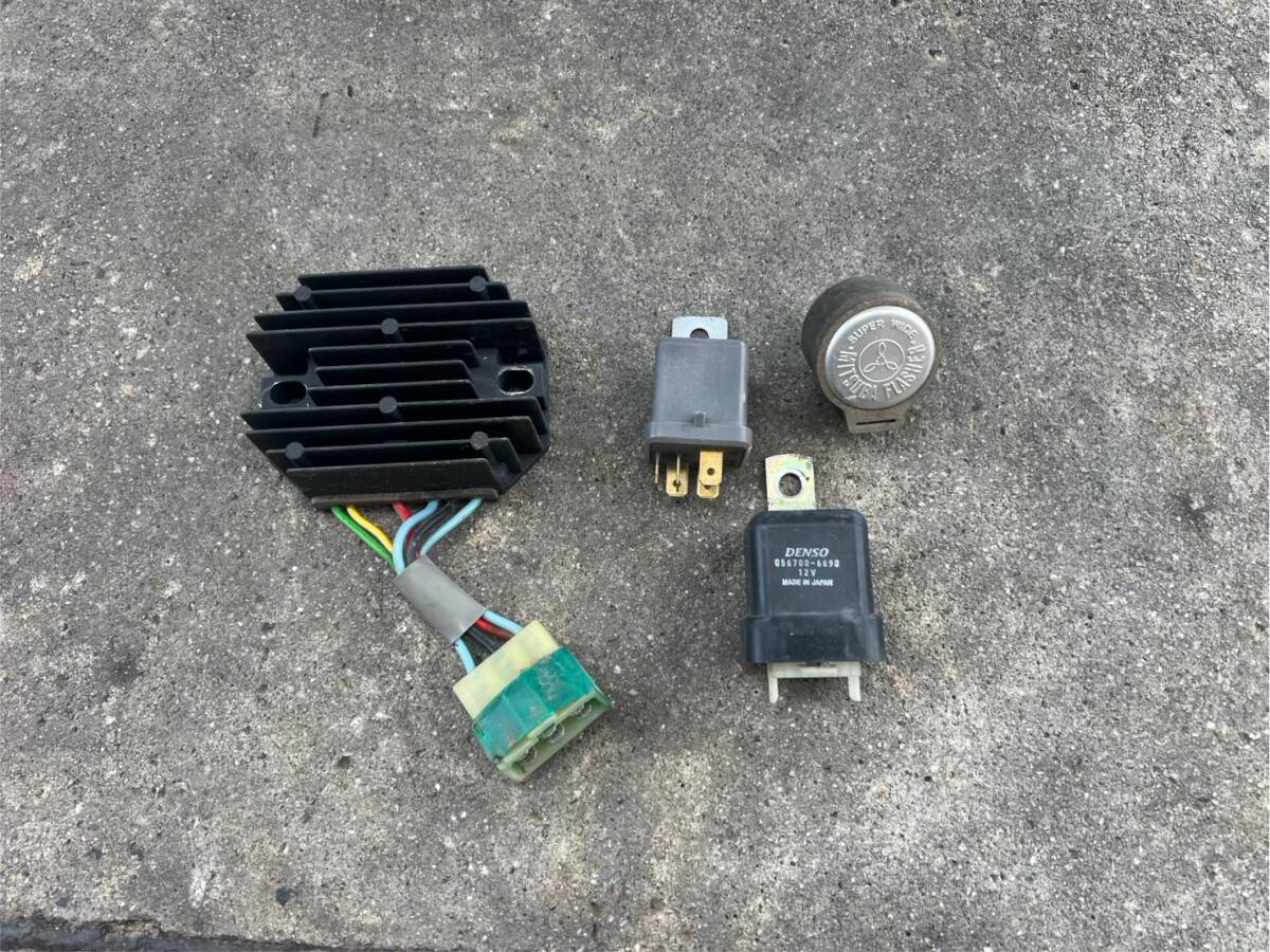 ★福島発 クボタ コンバイン SR M-32外し レギュレーター 電装品★拍卖