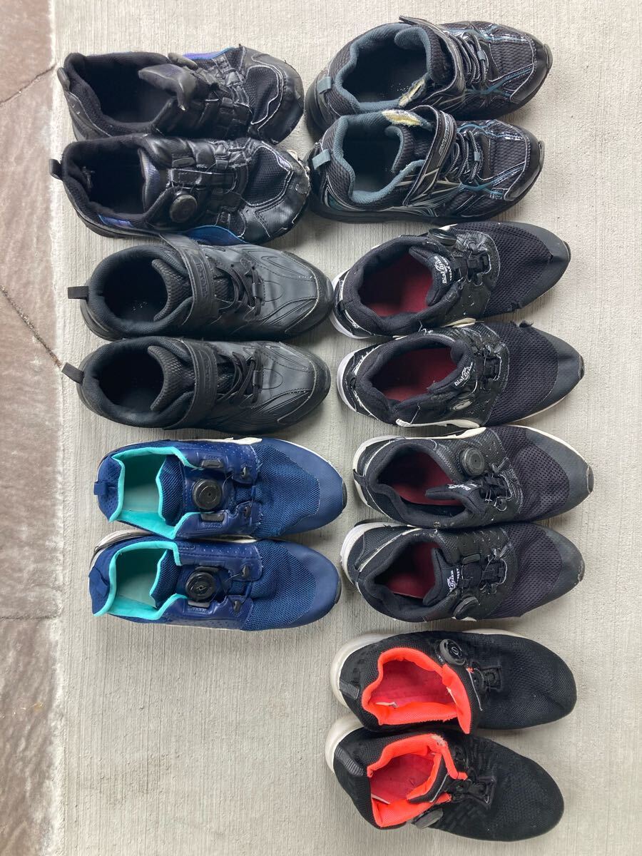 【使用済中古】子供用シューズ 22.5cm2足+23cm4足+23.5cm1足 合計7足セット 瞬足 DialDrive CEDAR CREST SYUNSOKU拍卖