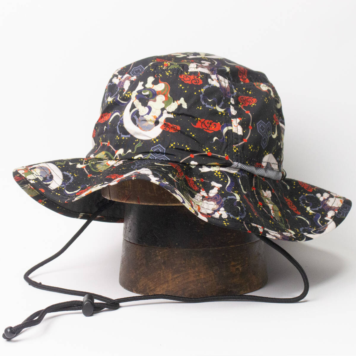 新品 和柄プリント 撥水 アドベンチャーハット 風神雷神 ブラック拍卖