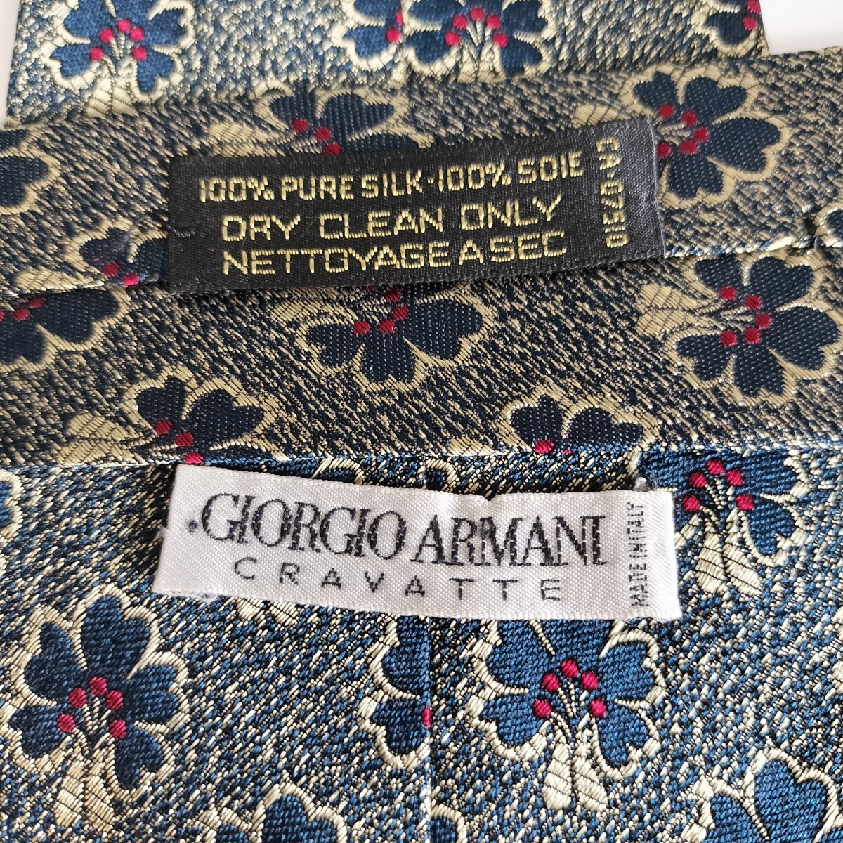 GIORGIO ARMANI(ジョルジオアルマーニ)黒紺ゴールド木柄ネクタイ拍卖