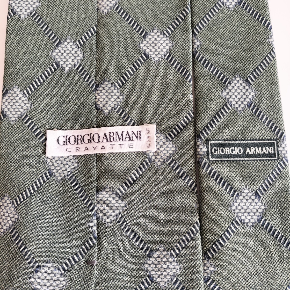 GIORGIO ARMANI(ジョルジオアルマーニ)ダークグリーンスクエア繋がり線柄ネクタイ拍卖