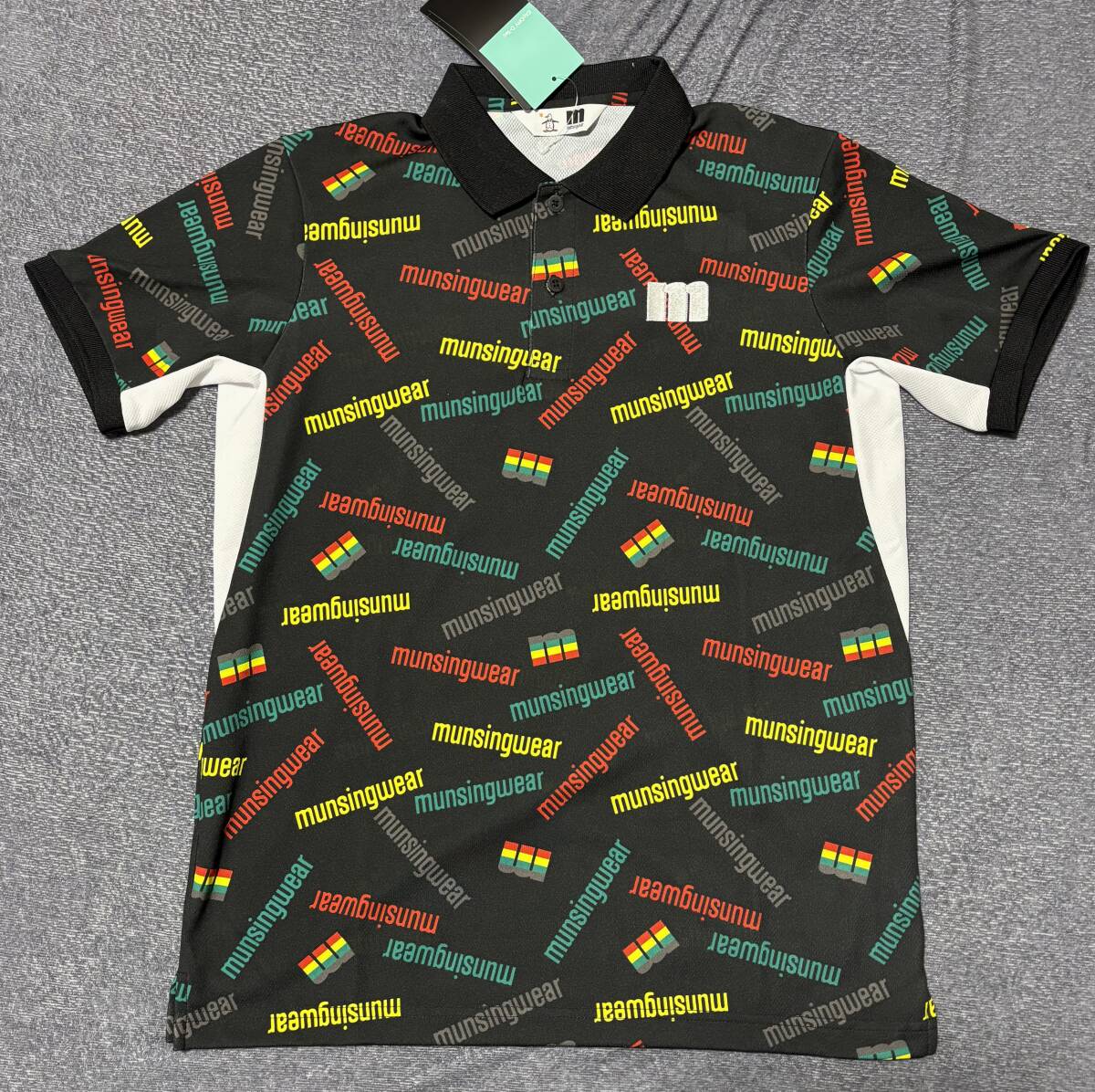 送料込★16500円★マンシングウェア EXcDRYラスタカラーmロゴ総柄半袖シャツ★M拍卖