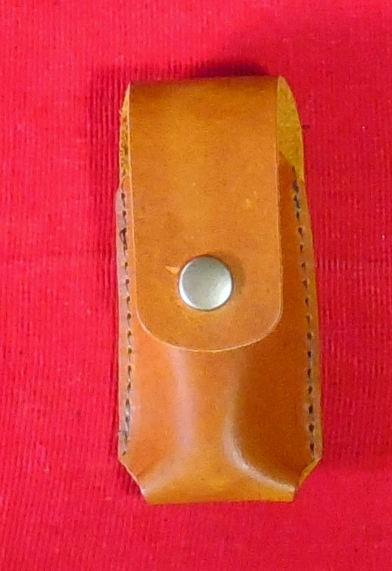 No.25-0315 4"Folding Knives用皮革ケース・ 4”SizeのPocket Knives タイプは全て入ります。拍卖