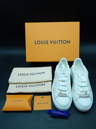 ▽【584】ルイヴィトン レディーススニーカー タイムアウトライン FD 0271 / LV LOUIS VUITTON 靴 スニーカー ホワイト 箱付拍卖