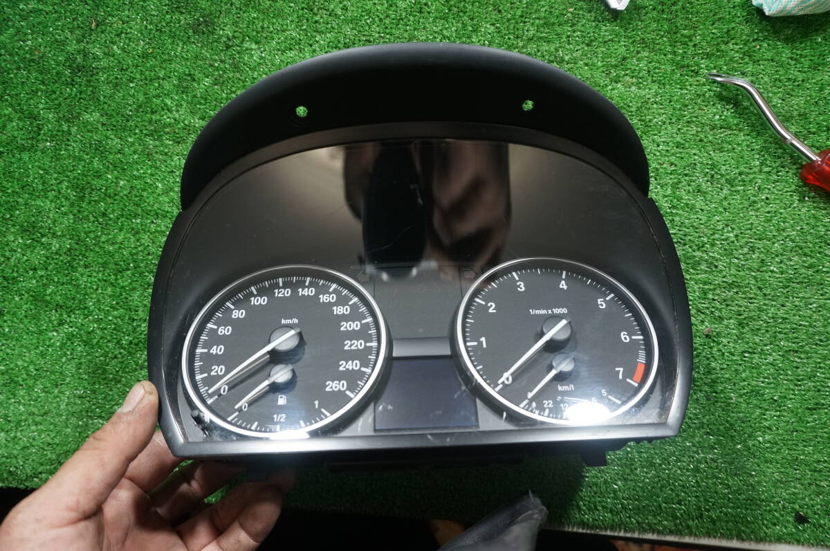 U139 BMW E90 E91 320i 325i 等 スピード メーター パネル 品番 9187054 01 617 020 624 拍卖