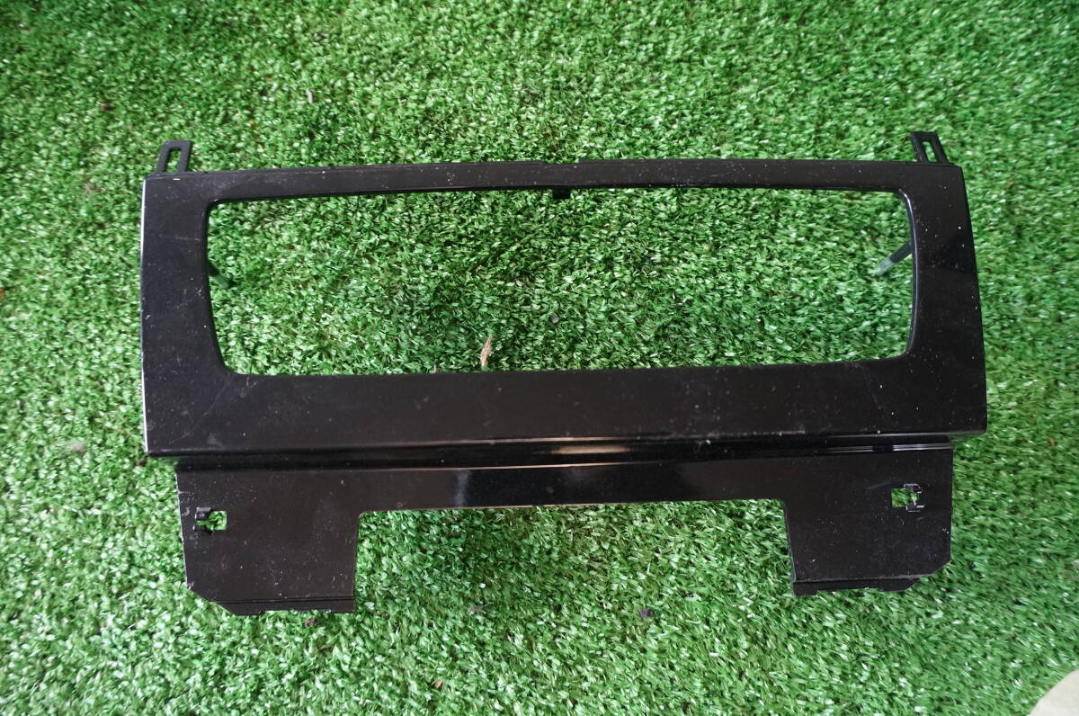 U216 BMW X1 DBA-VL20 2013年式 ラジオパネル拍卖