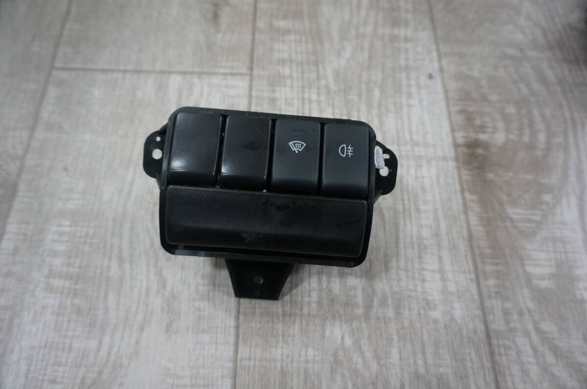 B005 スバル フォレスター SG5 純正 スイッチセット 66211SA210拍卖