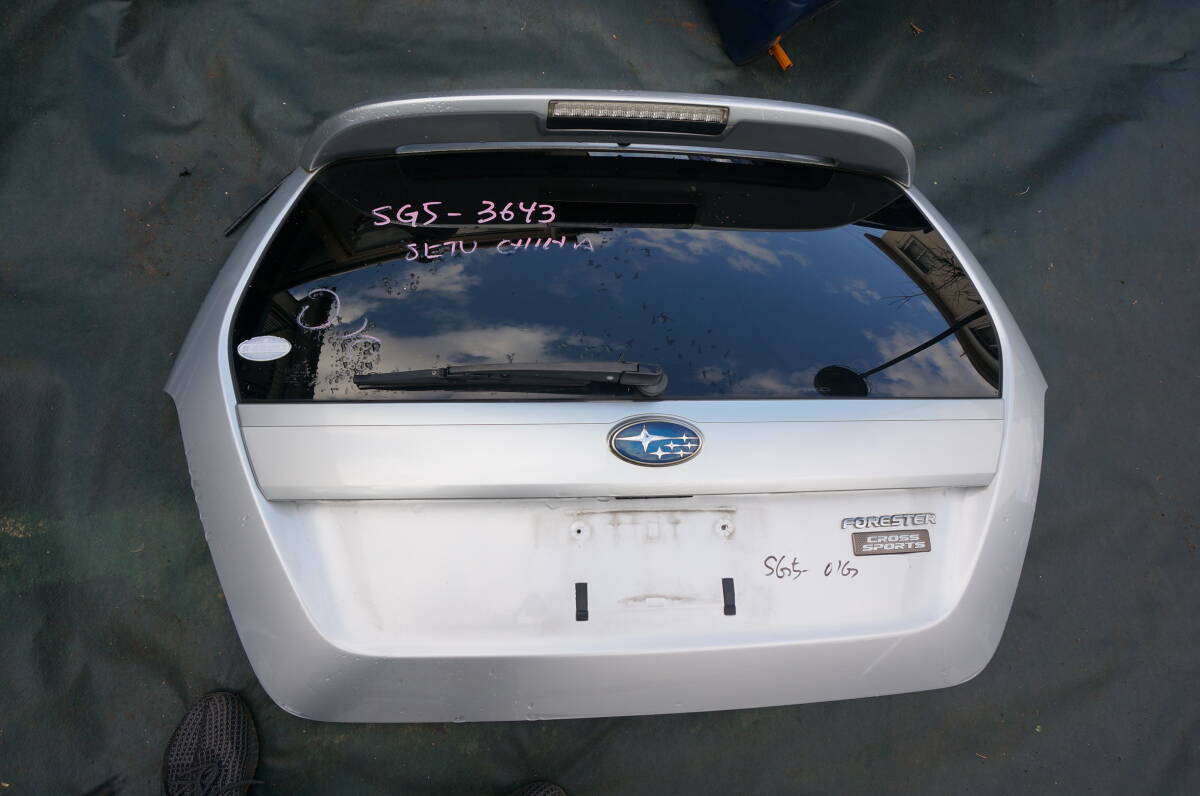 中古 フォレスター SG5 後期 バックドア カラー01G拍卖