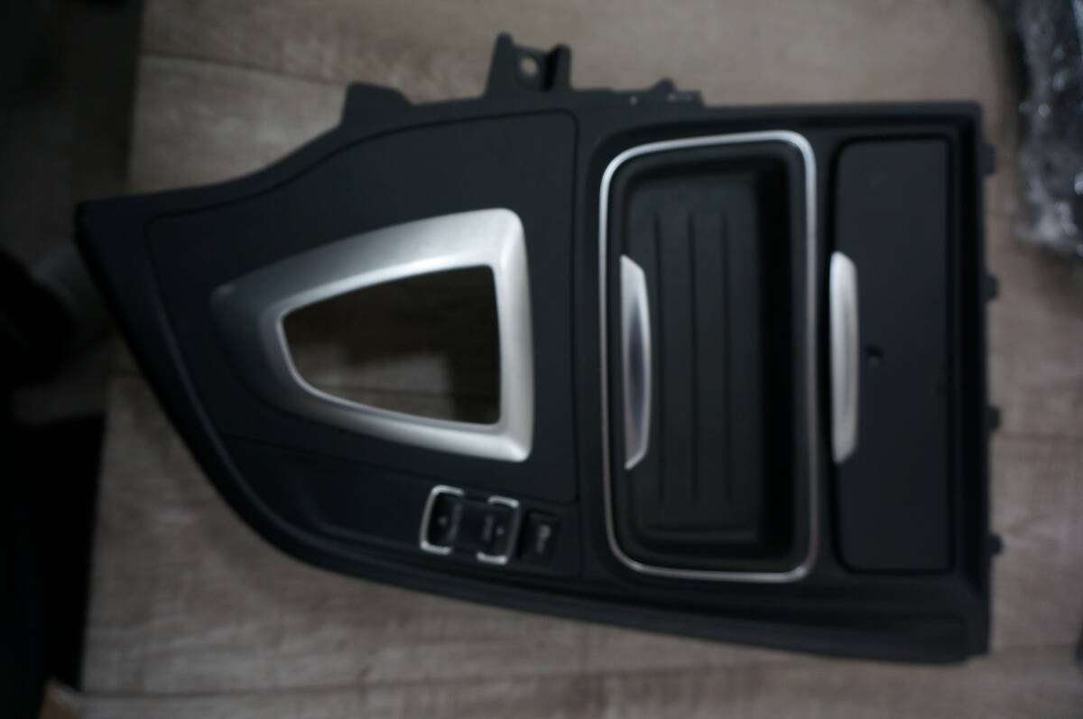 B091 BM057 F30 3D20 320d Mスポーツ シフト パネル/ドリンクホルダー/灰皿拍卖