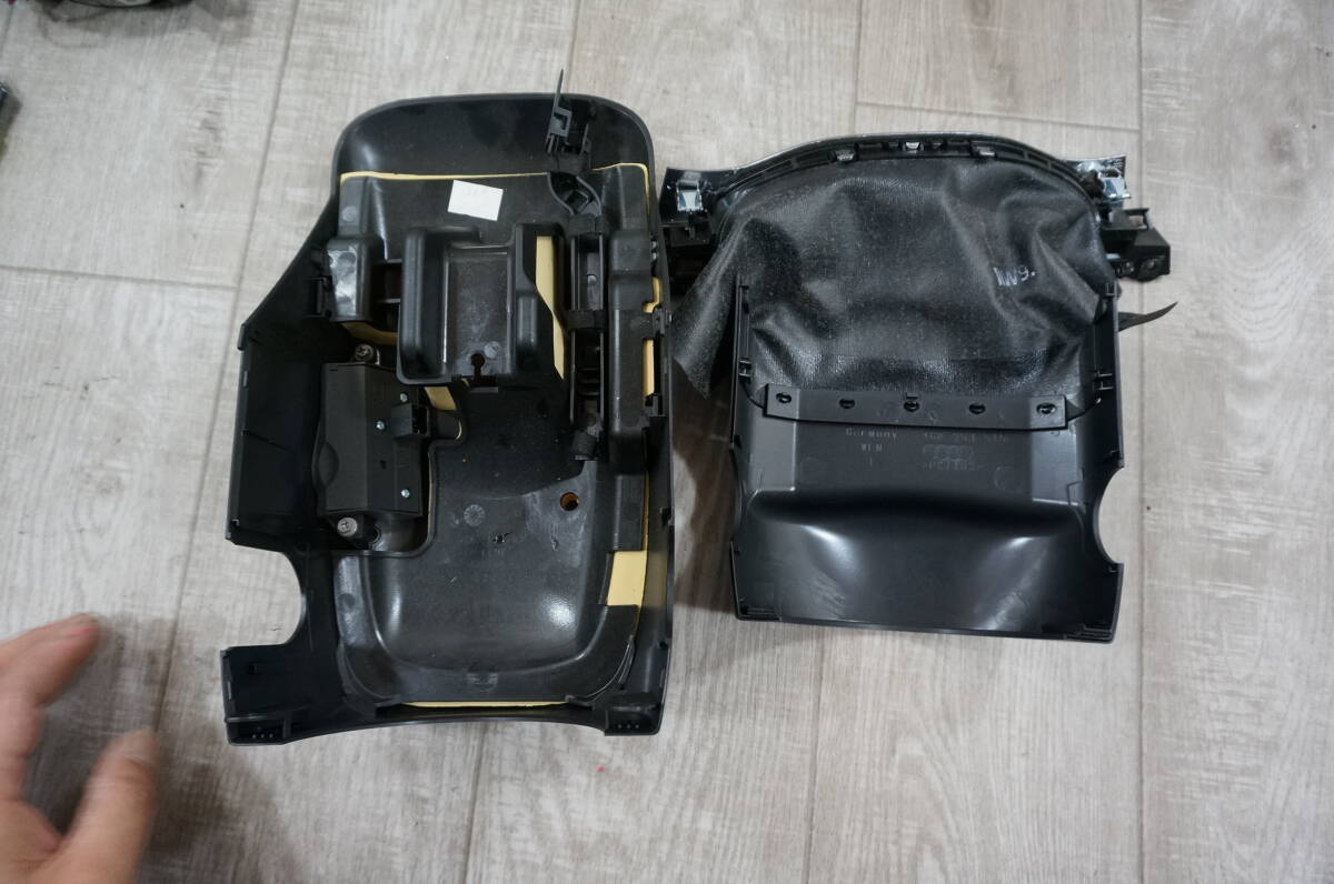 b215 アウディ A6 2.8FSIクワトロ 4G C7 DBA-4GCHVS ステアリングカバー拍卖