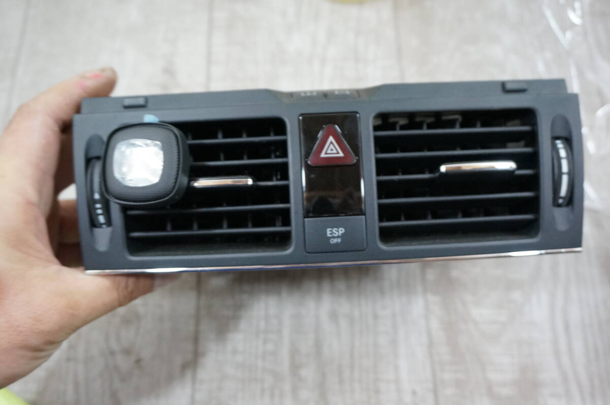 B251 2008-2011 メルセデス C300 C350 ダッシュセンターエアベントアセンブリ 204 870 28 51拍卖