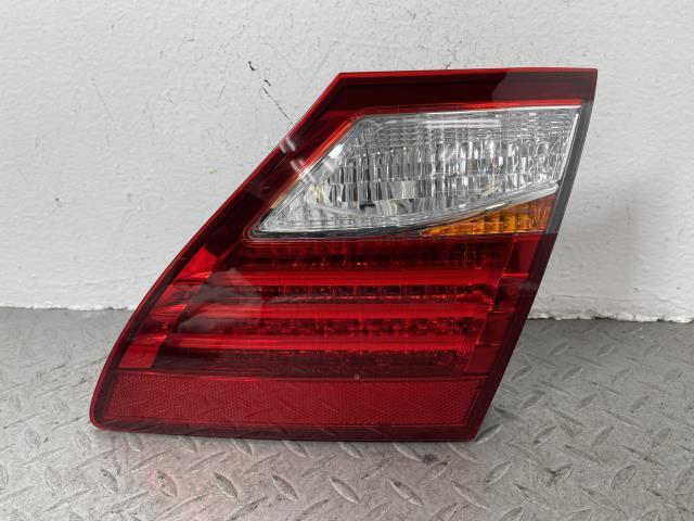 レクサス LS USF40 右 フィニッシャー テール ランプ 81580-50230拍卖