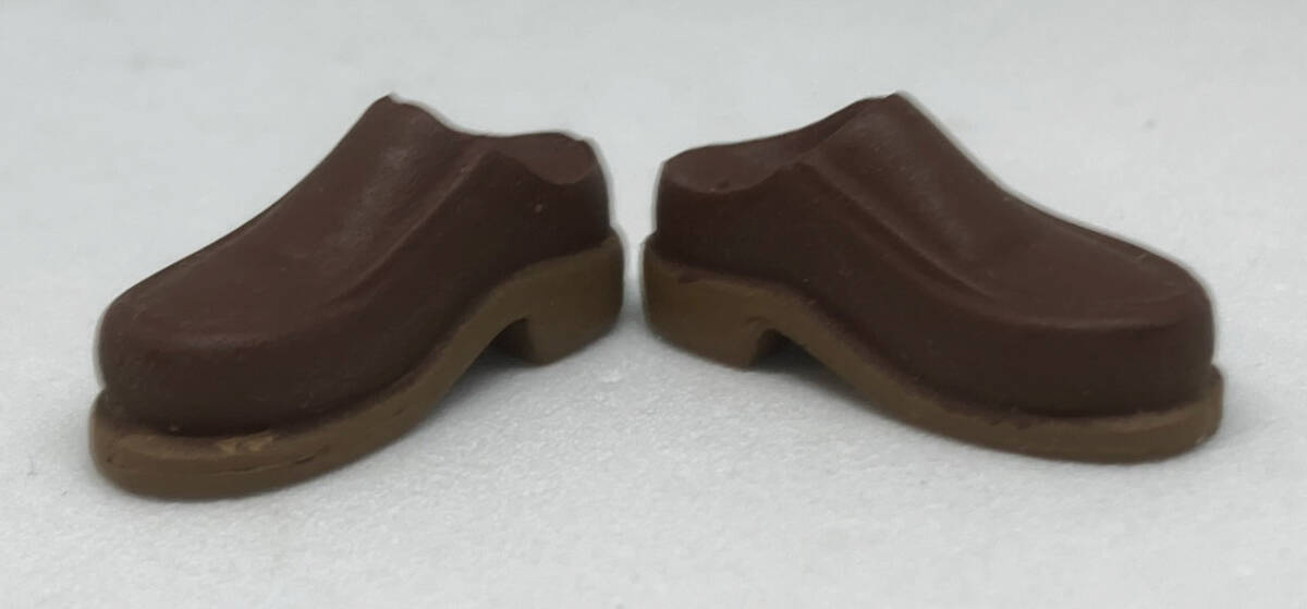 figma 『涼宮ハルヒの憂鬱』 キョンのローファーパーツ 茶色 現状品 アクションフィギュア パーツ ジャンク 部品取りに 靴 シューズ拍卖