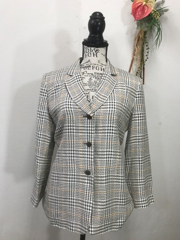 3653 レディース 【 Leilianレリアン 】レーヨン入り ジャケット サイズ:11 色:ホワイト柄拍卖