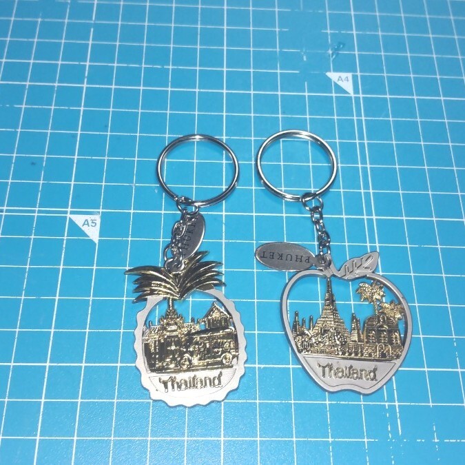 PHUKET キーホルダー2個 !値下交渉 安い送料希望は 入札前にコメ下さい!物価高生活応援セール月末迄拍卖