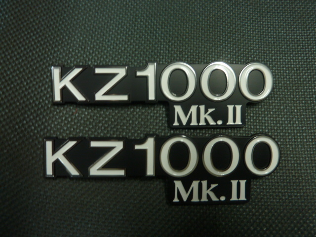 Z1000MK2 サイドカバーエンブレム 左右セット拍卖