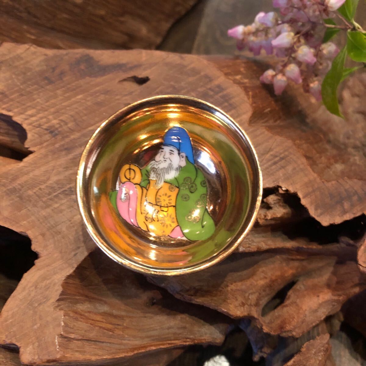 九谷焼 金彩 猪口★盃 杯 酒器 寿老人 晩酌 ぐい呑 道教 吉祥 縁起 招福 ビンテージ 数奇 古民家 粋 老子 傾奇者 風雅 膳 伝統工芸 神仙人拍卖