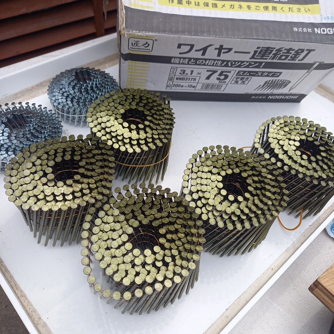 ワイヤー連結釘 3.1×75 五巻き まとめて 35ミリ? まとめて 合計7巻き 大工 建築 釘 拍卖