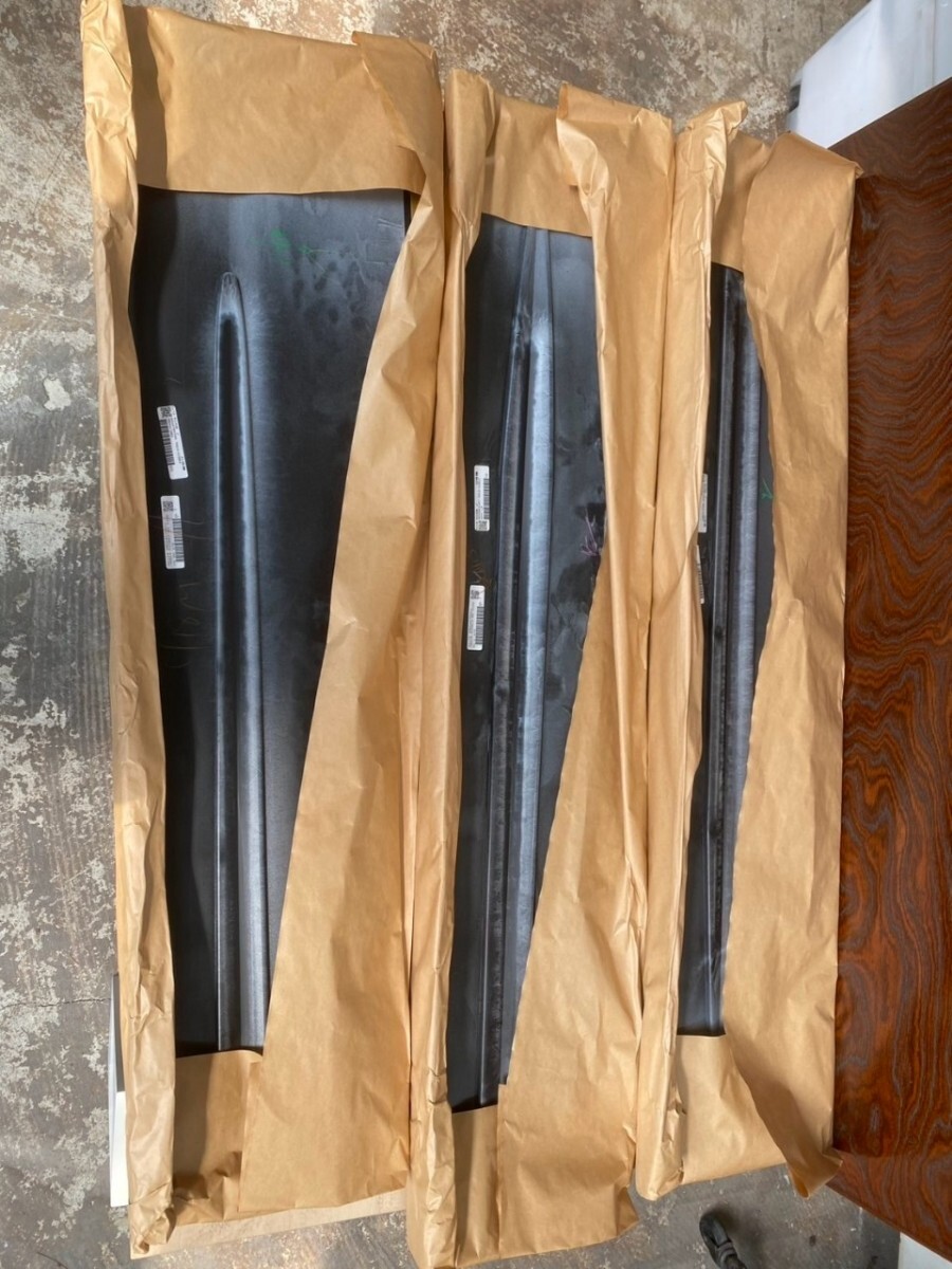 アルファード30後期 サイドスカート モデリスタ MODELLISTA カラーno 070 白 新品未使用 左前部欠品拍卖