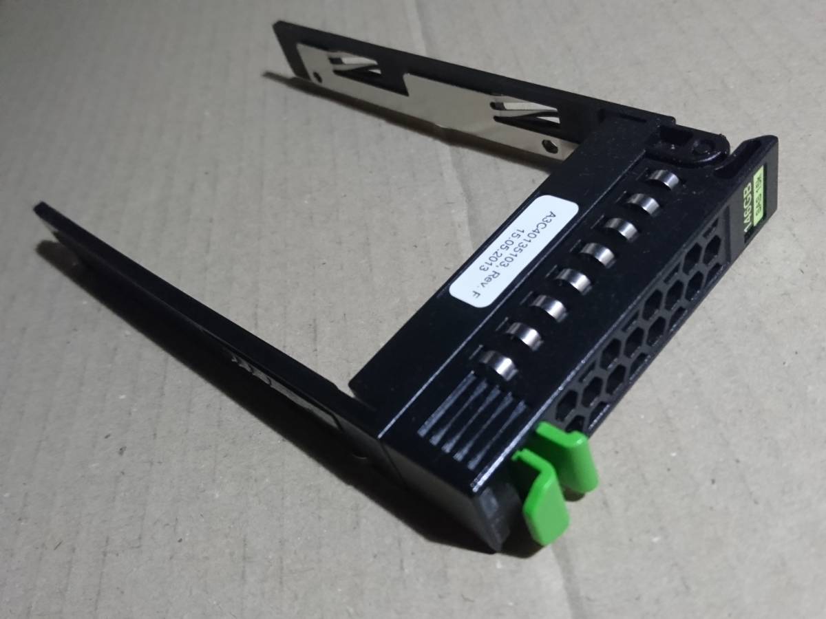Fujitsu PRIMERGY 2.5インチ HDDマウンタ拍卖