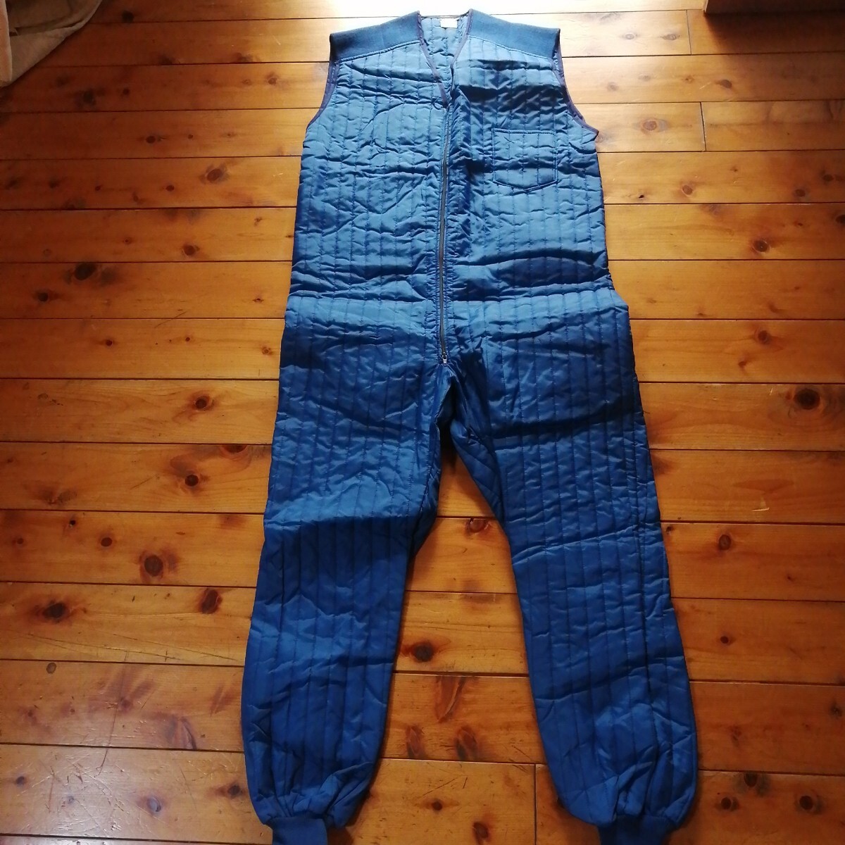 つなぎ サイズは4LになっていますがMくらいです。拍卖