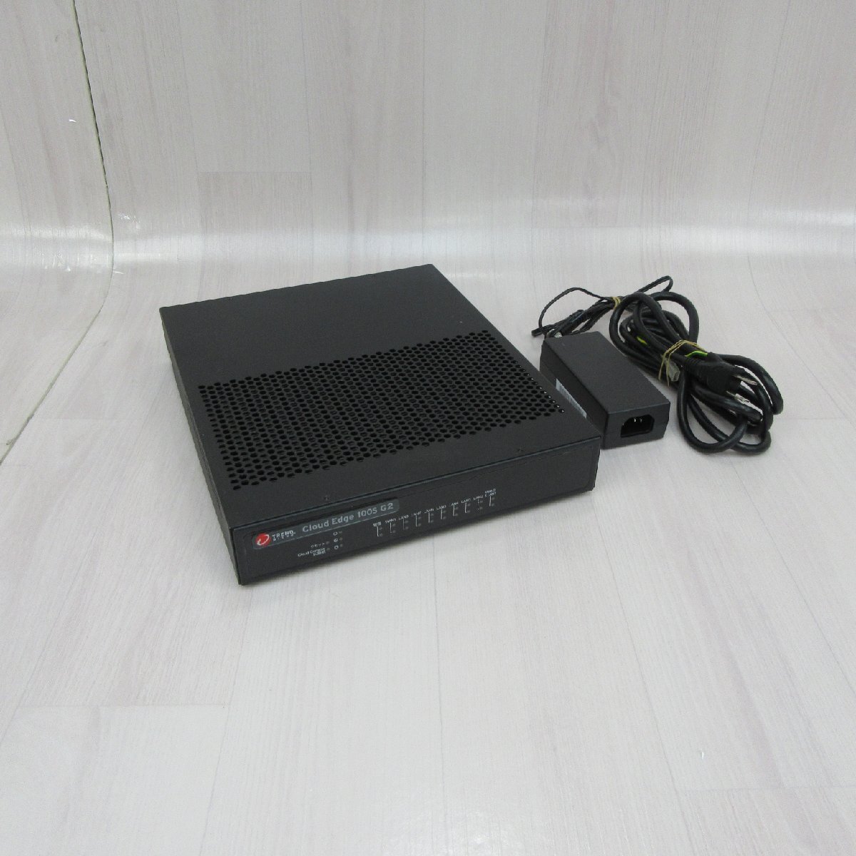 ▲TREND MICRO CE100 G2 Cloud Edge 100S G2 中小企業向けクラウド型セキュリティアプライアンス UTM 保証有 2F_058拍卖