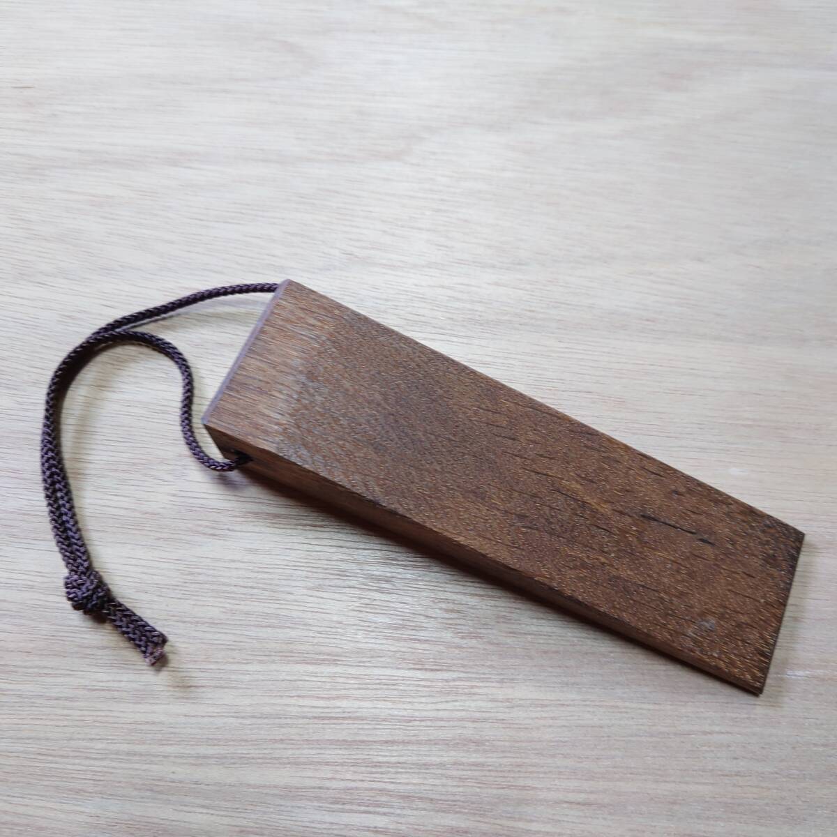 素朴でシンプル 無垢材 ドアストッパー 木製 ドア止め ドアストッパー 1個 天然杢楢無垢材 Na55 ブラウン拍卖