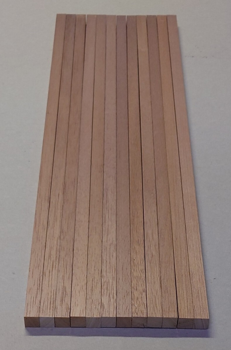 #角材#天然杢ラミン無垢材#杏色#木材キットサイズ 約9mm の角材    長さ約40cm 杏色仕上げ※12本セット※天然杢ラミン無垢材 DIY 木工拍卖