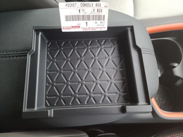 残りわずか!【未使用 トヨタ 純正】ノア ヴォクシー ハイブリッド 90系 コンソールトレイ JDM拍卖
