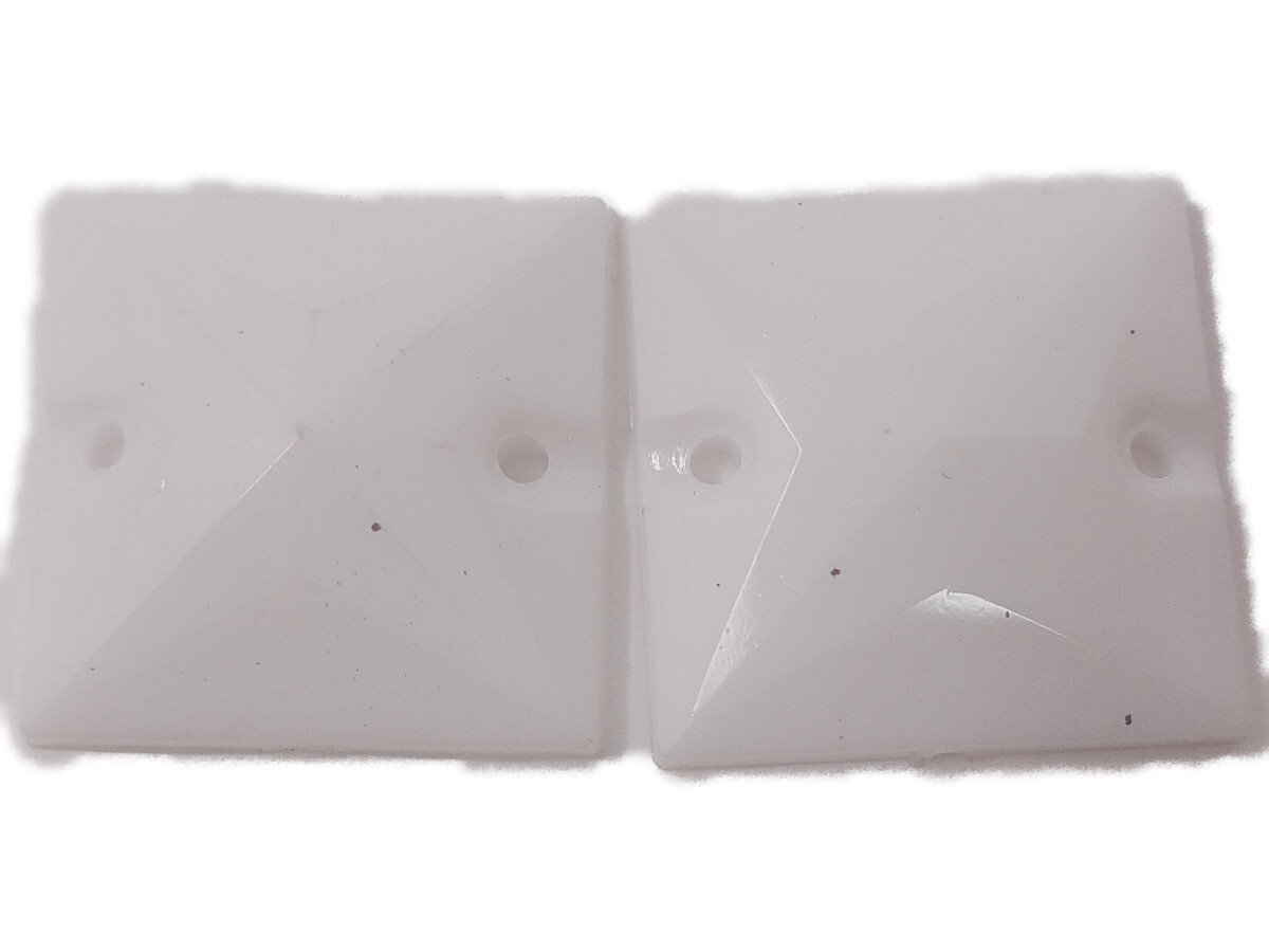 キラリ手芸部 No678ビジュー パーツ ソーオン ストーン(アクリル)白色(ホワイト)(四角)1.5×1.5cm_7個入り(手芸用 縫い付け)拍卖