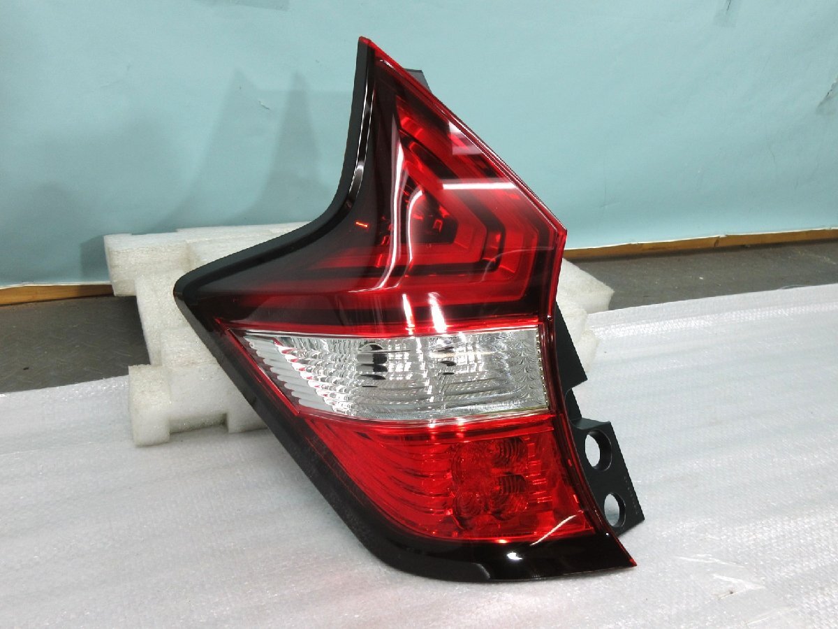 ◆ E12 ノート NOTE 後期 純正 左テールレンズ 26559-5WK0 B26555-5WK0B D202 新品拍卖