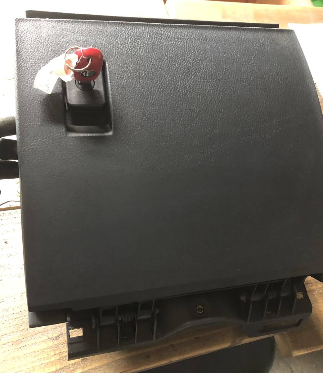 naOC★H10 アルファロメオ スパイダー GTV916★純正★グローブボックス 鍵付き★916C1/部品取り車拍卖