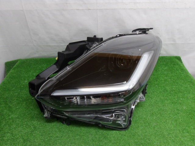 スズキ/スイフト ZCEDS 左ヘッドランプ LED『刻印SC』スタンレーW7087 No.238551拍卖