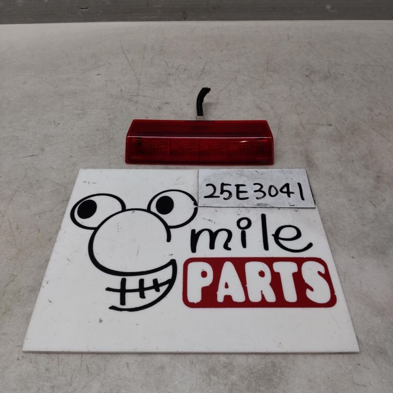 M700A/M710A パッソ 純正 ハイマウントランプ 2Z7-30-6/25E3041*同梱不可拍卖