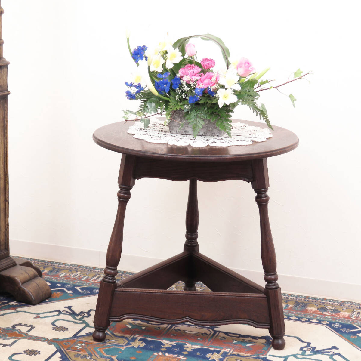 3本脚の素朴な丸いローテーブル/サイドテーブル/花台/ディスプレイ台/飾り台/木製/店舗什器/インテリア/フランス/アンティーク家具/A-2127拍卖