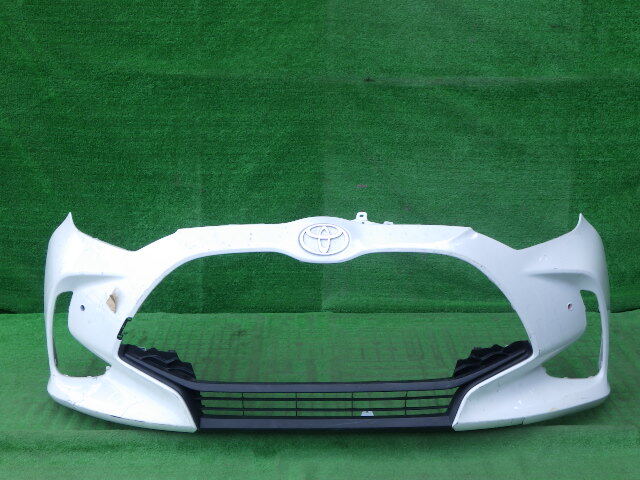KSP210 MXPA10 MXPH15 ヤリス 純正フロントバンパー 後期 下側ロアグリル付 白 52119-52E70拍卖
