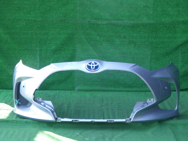 KSP210 MXPA10 MXPH15 ヤリス 純正フロントバンパー 右ホールカバー付 シルバー 52119-52E70拍卖